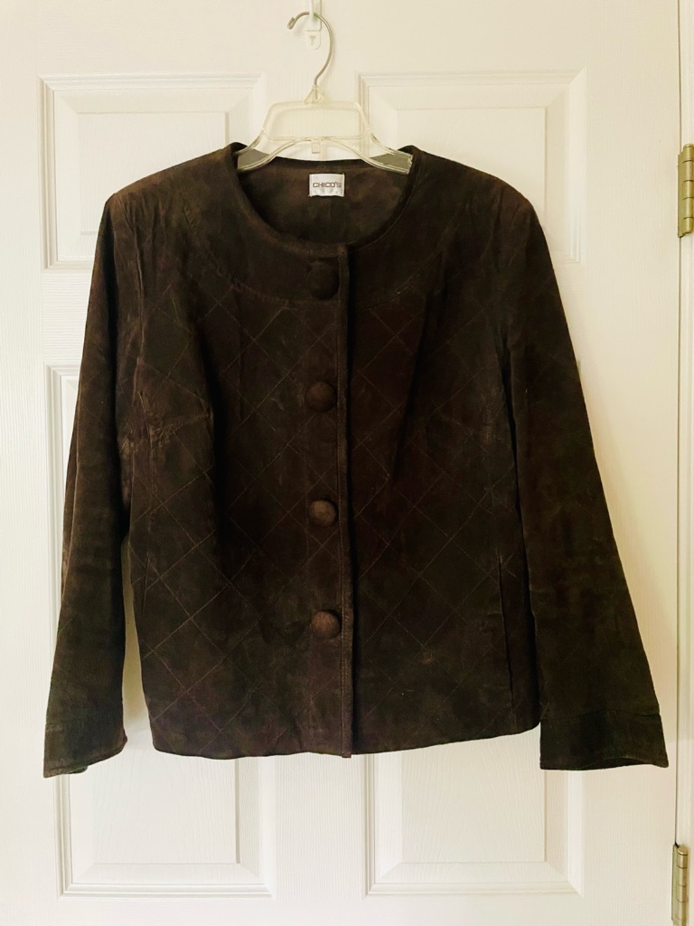 EUC 🤎Chico’s Brown Suede Quilted Jacket – Collarless Snap Front – Diamond Stitch
